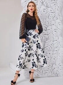 Modelyn Chân váy xòe họa tiết hoa - Đen và trắng - Xem 3