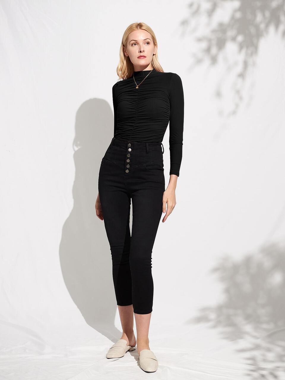 SLIM-FIT RUCHED TOP