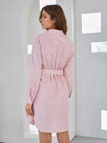 SHEIN Đầm Thắt lưng Nút phía trước Sọc Giải trí - Nhiều màu - Xem 2