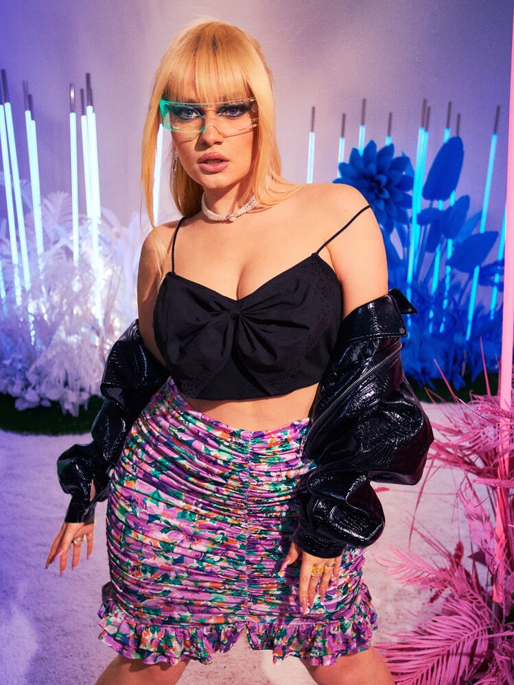 SHEIN ICON Plus Solid Bow Front Crop Cami Top & Floral Print Ruched Skirt - Multicolor - View 1