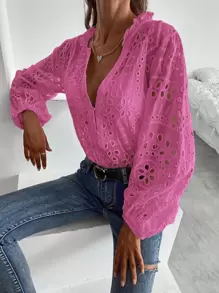 Aveloria 素色網眼刺繡缺口V領襯衫