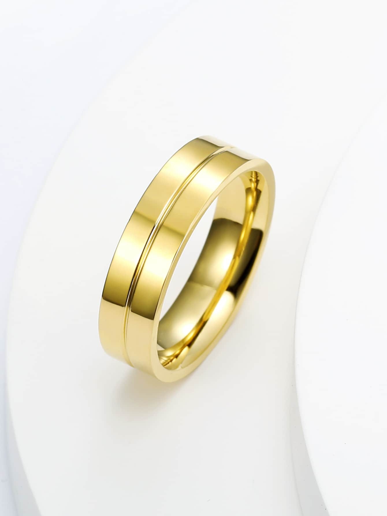 MONALLY Anillo sólido minimalista de acero inoxidable para hombres de moda y populares para regalo de joyería y para una apariencia elegante - Amarillo Oro - Ver 1