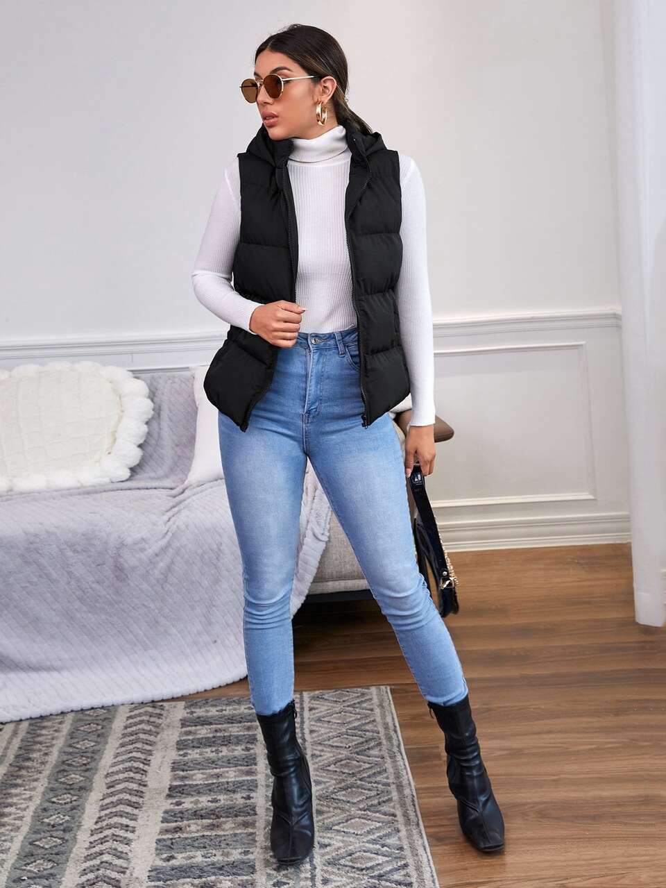 Zipper Up Slant Pocket Black Hooded Sleeveless Padded Coat In Fall/Winter Casual