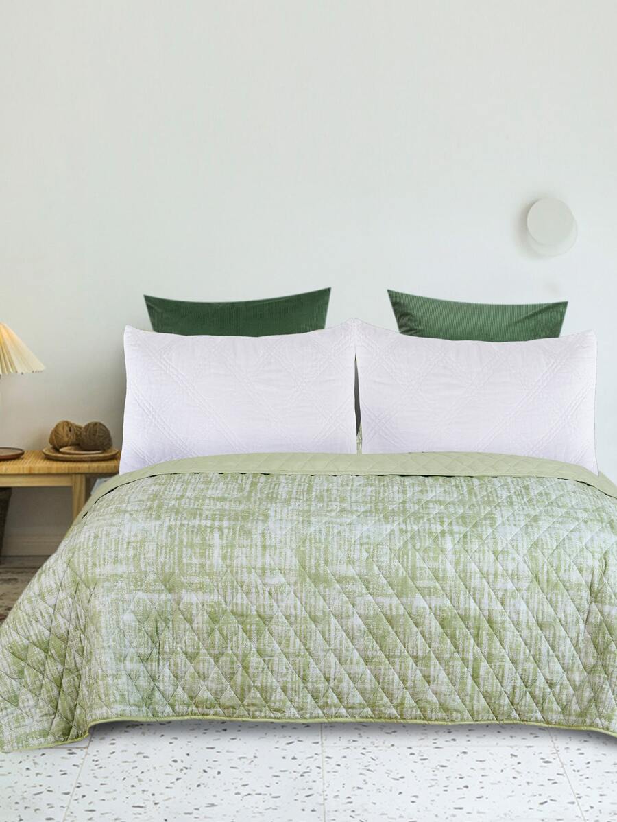 Graphic Print Quilted Bedspread - Green - View 1