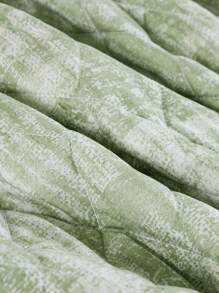 Graphic Print Quilted Bedspread - Green - View 4