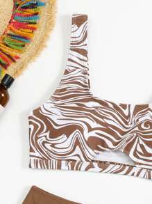 Traje de baño de bikini con sujetador cortado con patrón fluido y fondo de baño de cintura alta para la playa en verano - Marrón - Ver 5