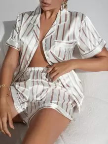 Conjunto de pijama de satén con estampado de rayas