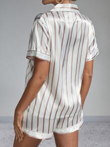 Conjunto de pijama de satén con estampado de rayas