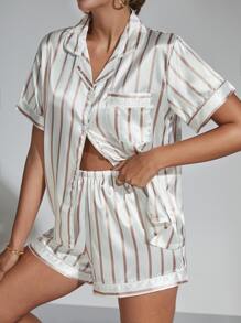 Conjunto de pijama de satén con estampado de rayas