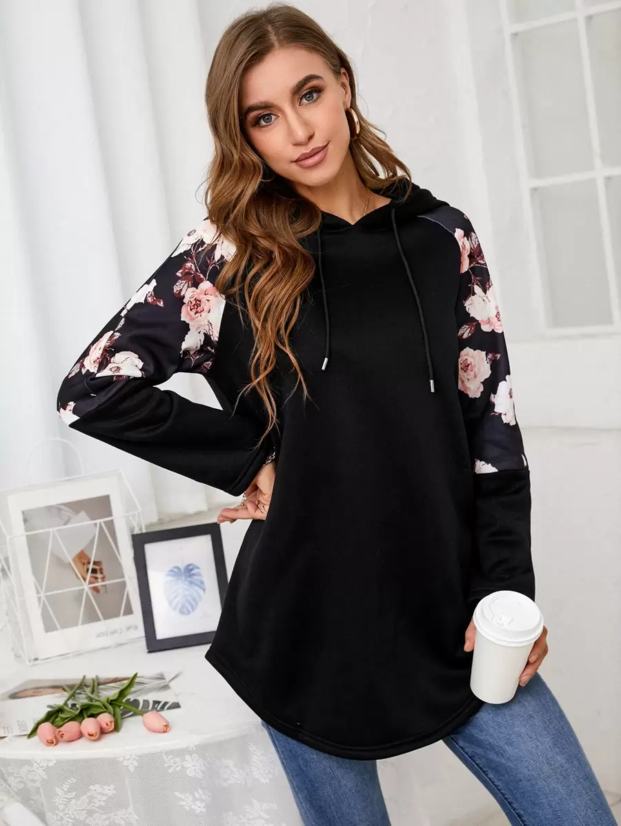 SHEIN LUNE Capucha en contraste floral de manga raglán con cordón - Negro - Ver 1