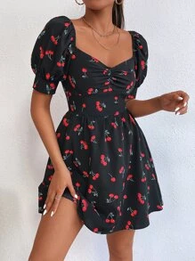 SHEIN PETITE 櫻桃圖案雞心領口褶邊緊身洋裝 - 黑色 - 查看 5