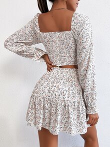 SHEIN PETITE 碎花雞心領口荷葉袖短款上衣和褶邊半身裙 - 彩色 - 查看 2