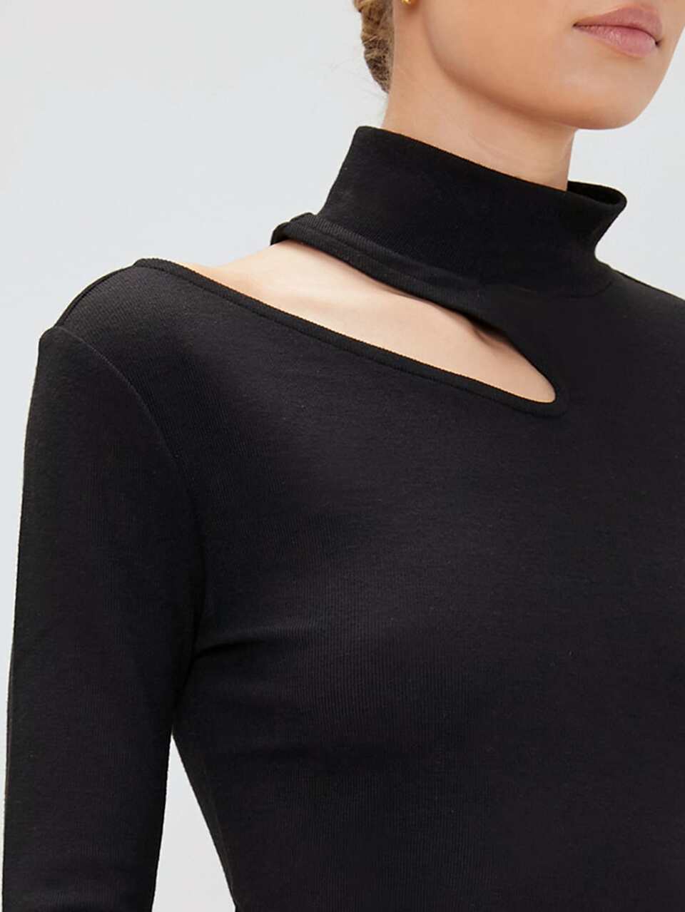 SLIM CUT-OUT T-SHIRT