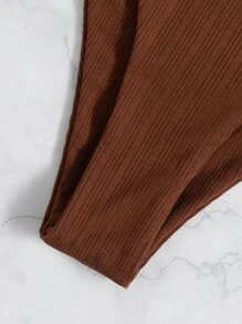 Bottom de bikini de corte alto y sencillo para vacaciones de verano en la playa