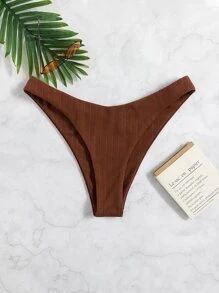 Bottom de bikini de corte alto y sencillo para vacaciones de verano en la playa