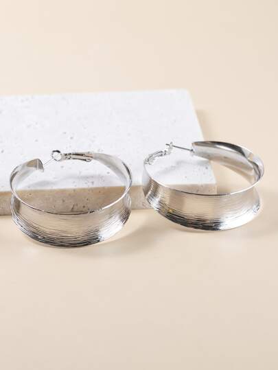 1 Pair Fashionable Exaggerated Textured Metal Geometric Hoop Earrings For Women, Suitable For Nightclub, Evening Party Wear