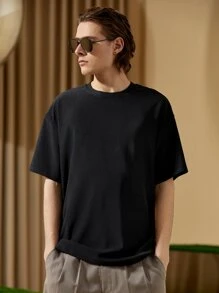 GENTILAND Men Round Neck Solid Tee - Black - View 1