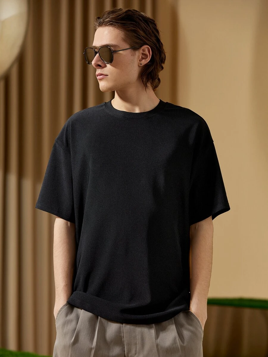 GENTILAND Men Round Neck Solid Tee - Black - View 1
