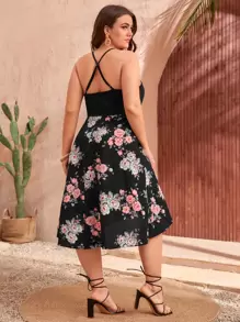大碼印花鬱金香下擺後背十字交叉吊帶洋裝 - 黑色 - 查看 2