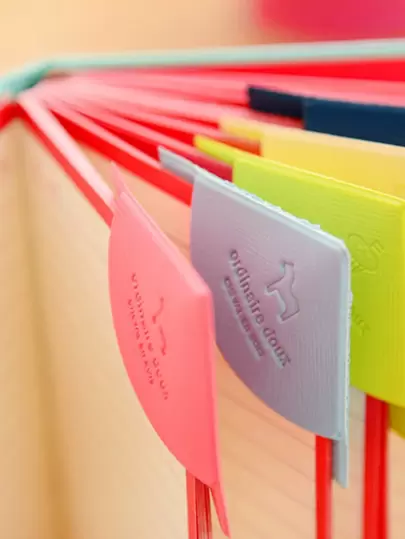 4 件彩色皮革书角，压花纯色笔记本标签保护套，单独出售/随机颜色发送