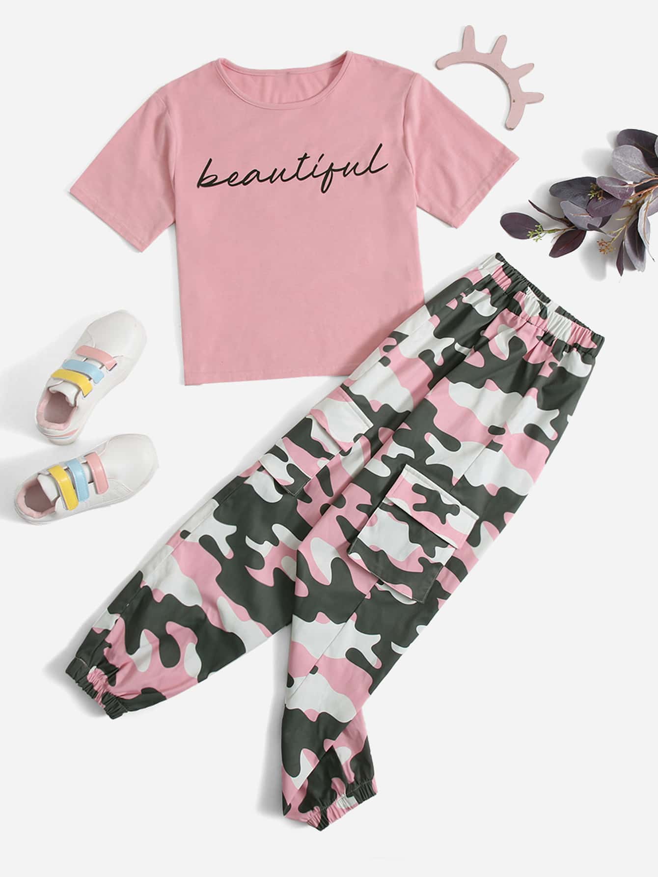 SHEIN 女孩字母圖案T恤和彈性腰帶迷彩印花束腳褲 - 彩色 - 查看 1