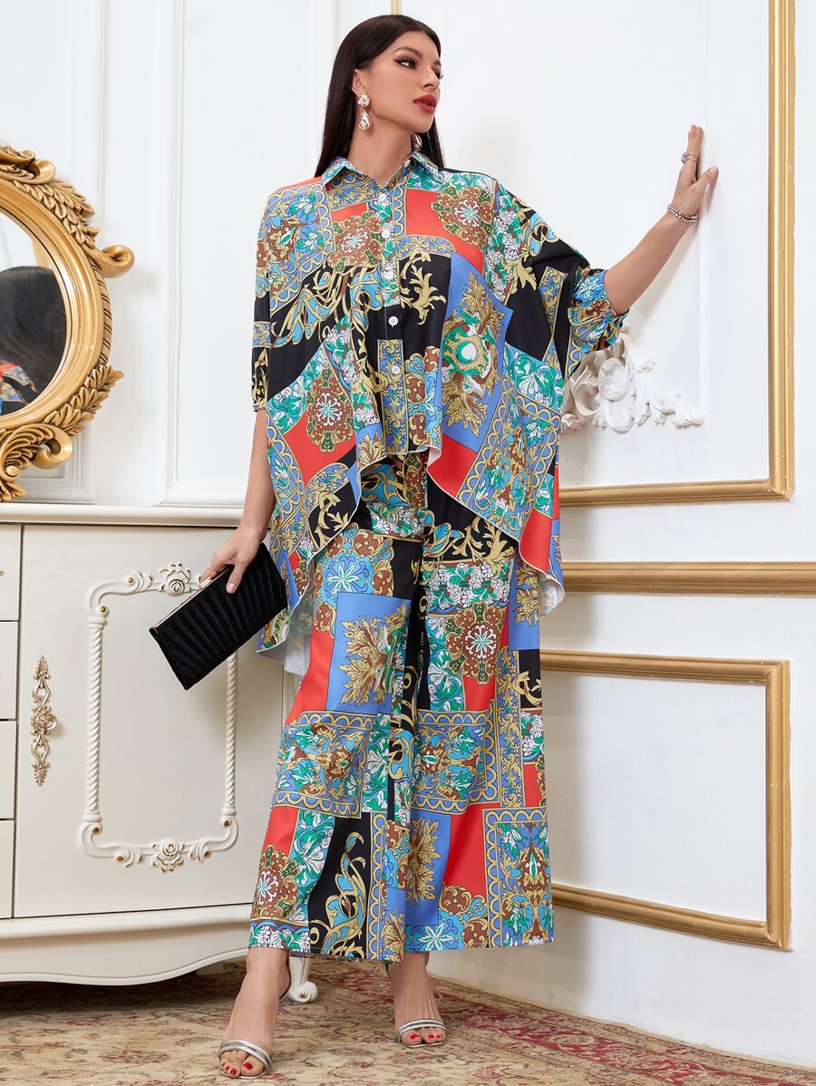 Mulvari 幾何和巴洛克風格圖案蝙蝠袖不對稱下擺上衣和闊腿褲 - 彩色 - 查看 1