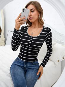 SHEIN Essnce Camiseta con estampado de rayas con botón - Negro - Ver 4