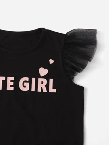 SHEIN 女孩字母圖案荷葉邊上衣和裙子