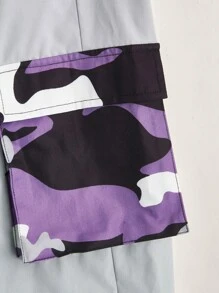 SHEIN 男孩翻蓋口袋迷彩印花長褲 - 彩色 - 查看 4