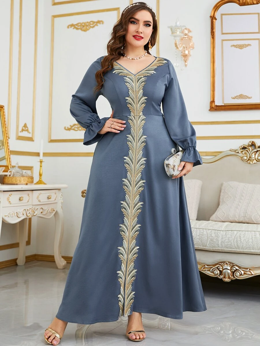 Al Najma 大碼凸花蕾絲貼花荷葉袖下擺開叉連衣裙 - 霧霾藍 - 查看 1