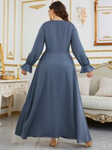 Al Najma 大碼凸花蕾絲貼花荷葉袖下擺開叉連衣裙 - 霧霾藍 - 查看 2