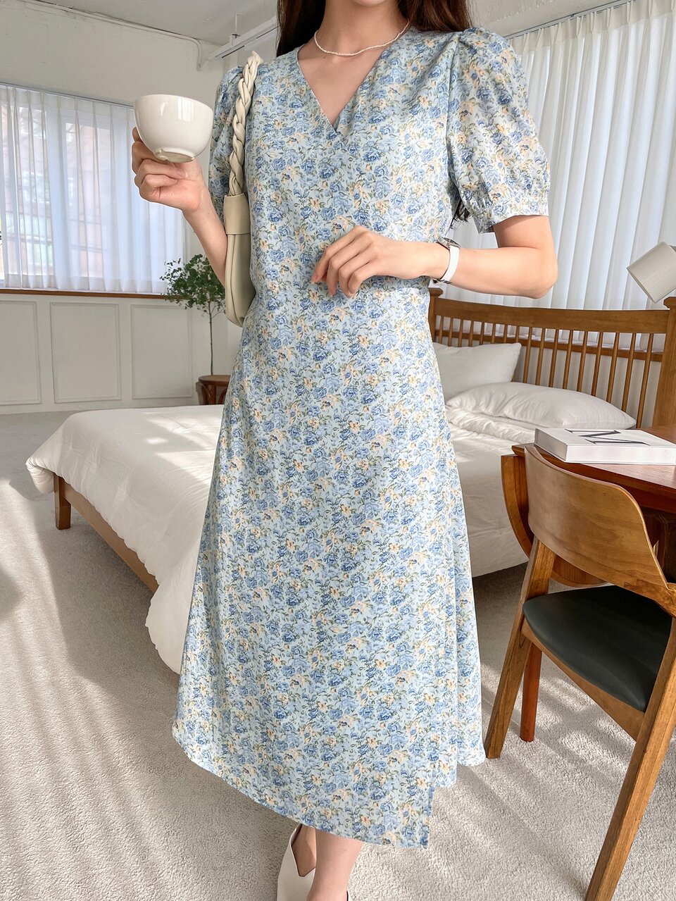 Allover Floral Print Puff Sleeve Dress