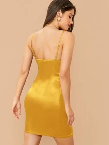 SHEIN Belle 垂褶領緞面吊帶洋裝