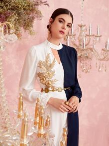 Modelyn Colour Block Appliques Detail Jumpsuit Without Belt - Blue and White - View 5