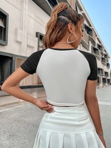 SHEIN EZwear Letter & Eagle Print Raglan Sleeve Crop Tee - Black and White - View 2