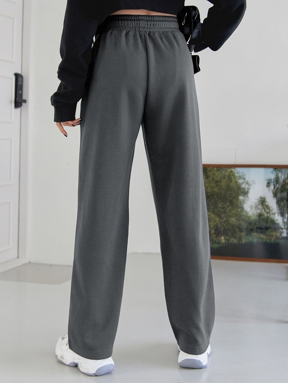 Seam Detail Drawstring Waist Slant Pockets Sweatpants Women Joggers