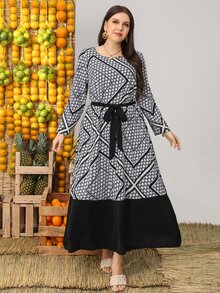 大碼圍巾圖案繫腰帶洋裝 - 黑與白 - 查看 3