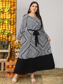 大碼圍巾圖案繫腰帶洋裝 - 黑與白 - 查看 5