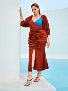 Mulvari Plus Sweetheart Neck Colorblock Dress