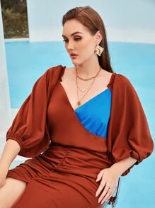 Mulvari Plus Sweetheart Neck Colorblock Dress