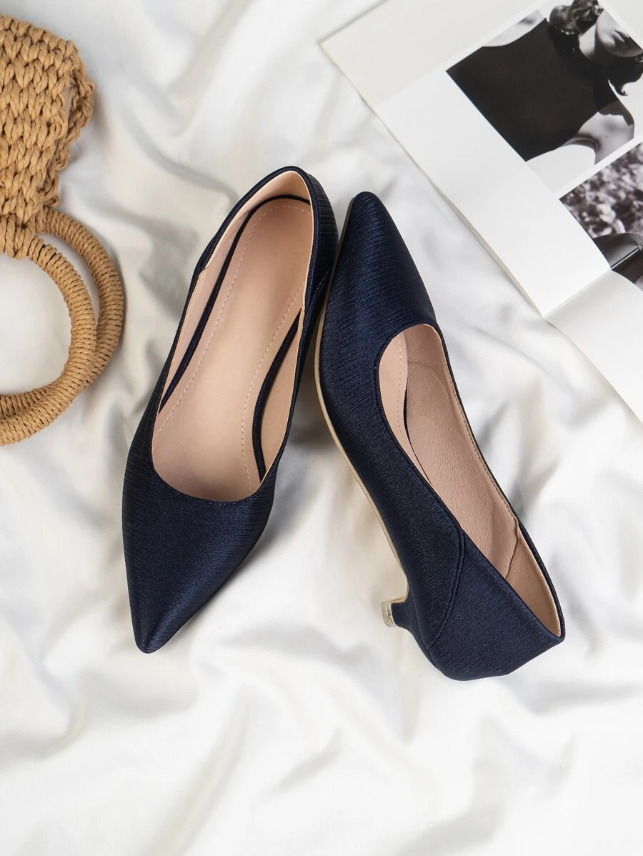 Point Toe Kitten Heeled Court Pumps