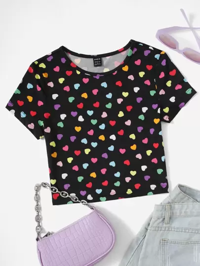 SHEIN EZwear Camiseta con estampado de corazón de cuello redondo