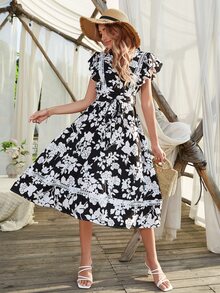 花卉圖案蝴蝶袖繫腰帶洋裝 - 黑與白 - 查看 5