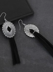 Scallop Trim Oval & Tassel Drop Earrings