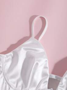 Chiquease 纯色紧身胸衣缎面短款吊带背心，适合节日派对服装 - 白色 - 查看 3
