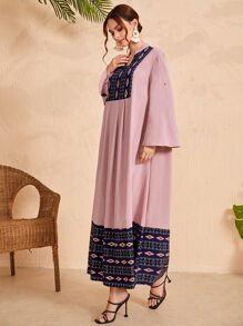 Al Najma 幾何肩部和下擺缺口V領捲邊袖洋裝 - 藕粉色 - 查看 1