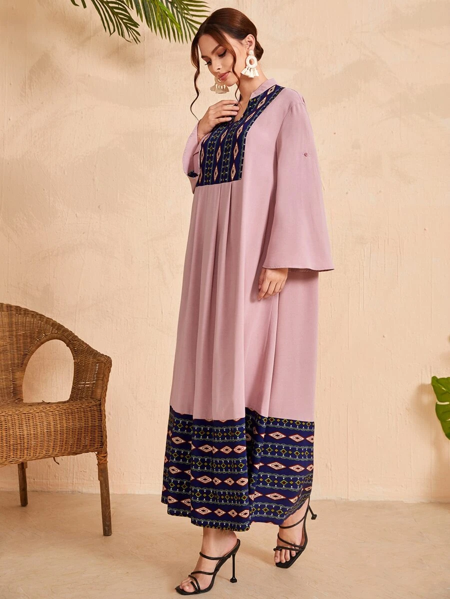 Al Najma 幾何肩部和下擺缺口V領捲邊袖洋裝 - 藕粉色 - 查看 1