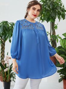 SHEIN LUNE Plus Geo Embroidery Lantern Sleeve Blouse - Blue - View 4