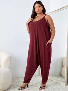 SHEIN Essnce 大碼雙口袋寬鬆吊帶連身褲 - 酒紅色 - 查看 3