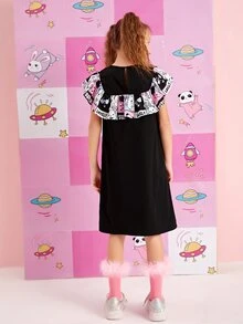 SHEIN Girls Cartoon and Letter Graphic Ruffle Detail Dress - Black - View 2